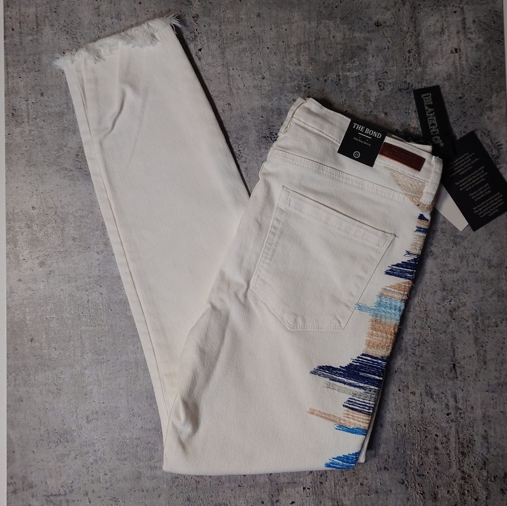 BlankNYC Cream Embroidered Jeans - Picture 4 of 10